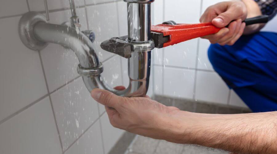 Expert burst pipe repair services in Bradyville, TN